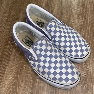 Fit true to size slightly worn, no holes, bo scuff.